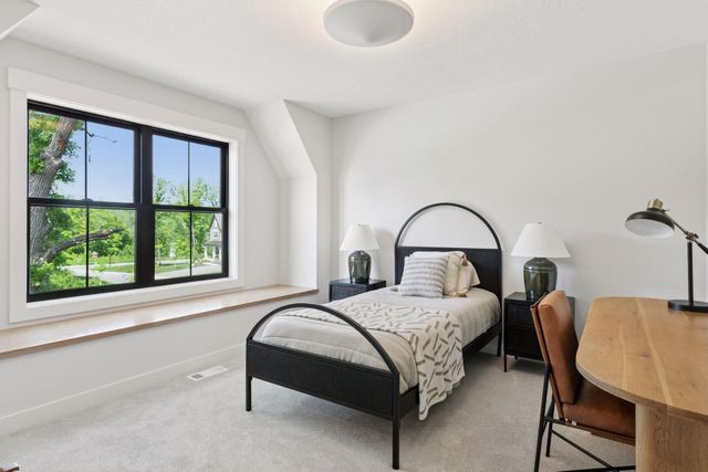 5571 Rolling Hills Parkway, Victoria, MN 55318