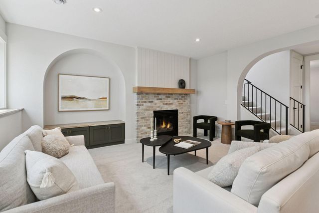 5571 Rolling Hills Parkway, Victoria, MN 55318