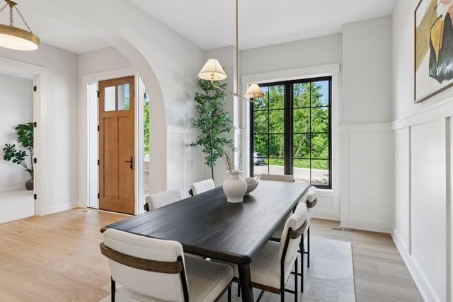 5571 Rolling Hills Parkway, Victoria, MN 55318