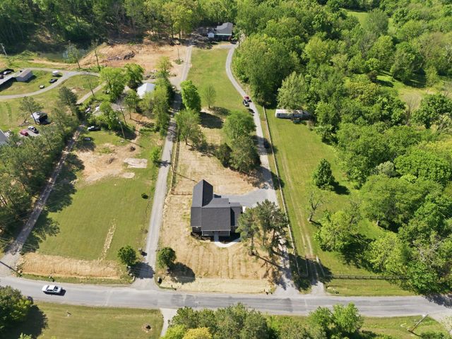 8347 Horseshoe Rd, Cross Plains, TN 37049