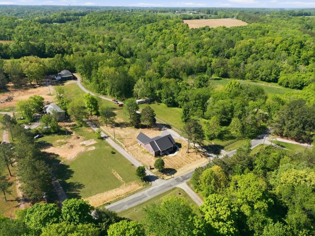 8347 Horseshoe Rd, Cross Plains, TN 37049