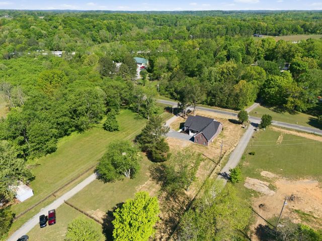 8347 Horseshoe Rd, Cross Plains, TN 37049