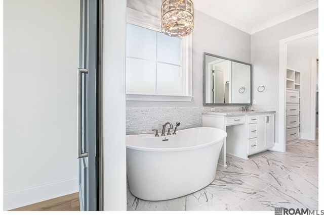 437 Glenthorne Dr, Gonzales, LA 70737