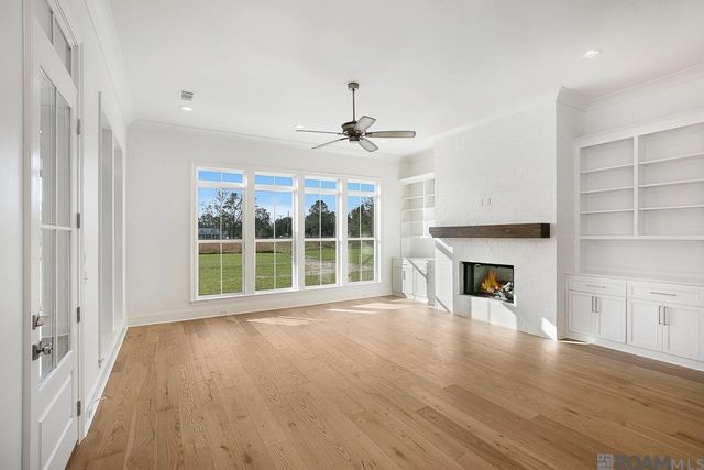 437 Glenthorne Dr, Gonzales, LA 70737