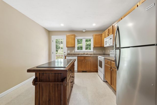 9 Rock Marsh Road UNIT B, Wareham, MA 02571
