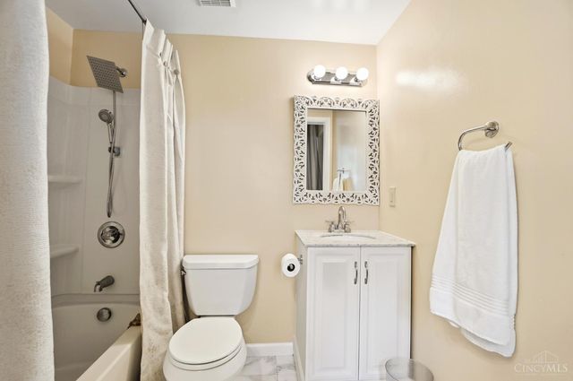 2484 Wingham Drive, Green Twp, OH 45238