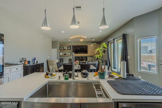 243 EMERALD STONE Lane, Horizon City, TX 79928