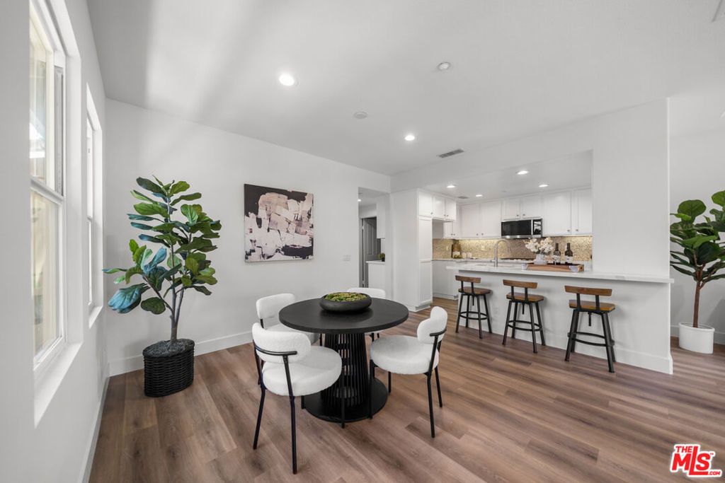 270 Lockford, Irvine, CA 92602 — photo 5