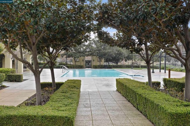 207 Heligan Ln. 8, Livermore, CA 94551