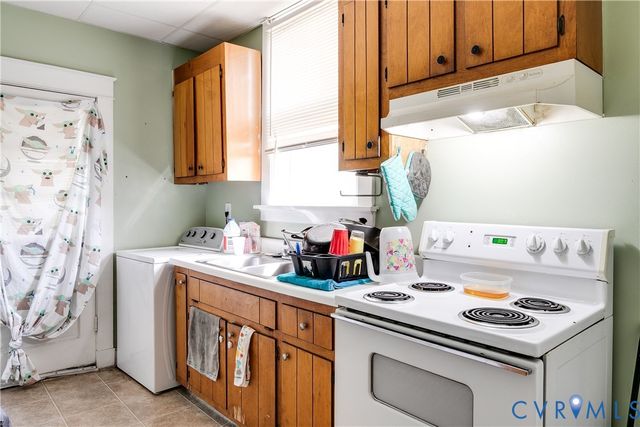 3 N Daisy Ave, Highland Springs, VA 23075