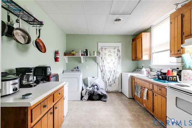 3 N Daisy Ave, Highland Springs, VA 23075