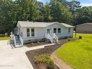 880 Wildwood Circle, Hampstead, NC 28443