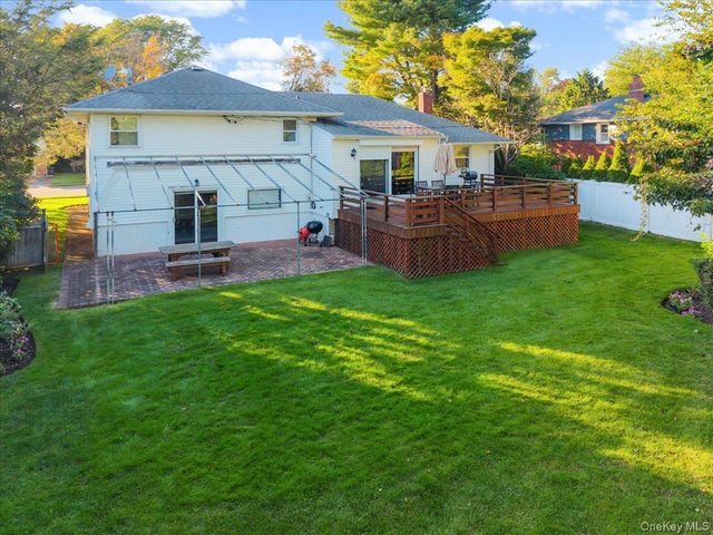 84 Melanie Lane, Syosset, NY 11791