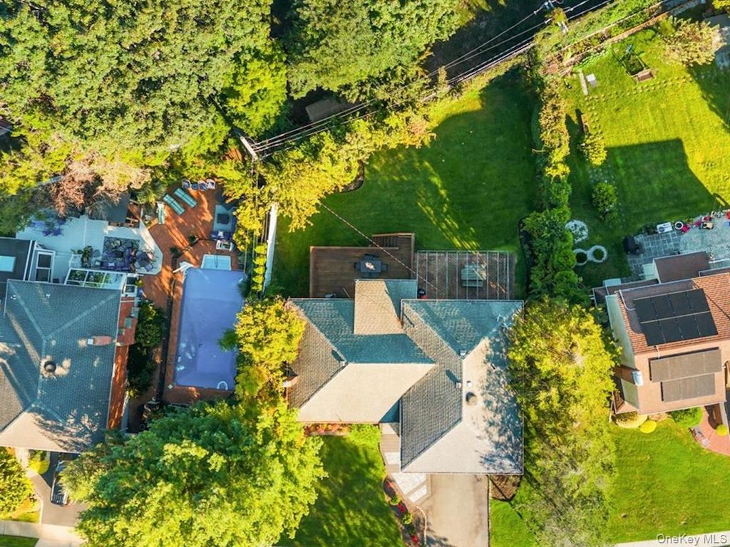 84 Melanie Lane, Syosset, NY 11791 — photo 5
