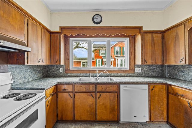 213 Highland Avenue, Shelby, NY 14103