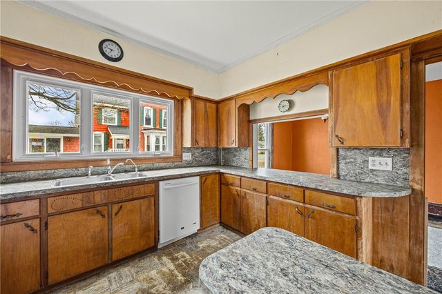 213 Highland Avenue, Shelby, NY 14103