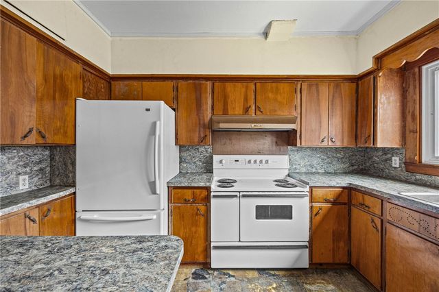 213 Highland Avenue, Shelby, NY 14103