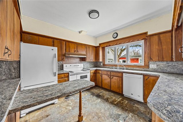 213 Highland Avenue, Shelby, NY 14103