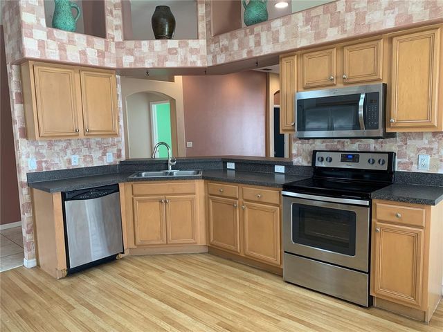 4211 HARTFORD LAKE DRIVE, Tampa, FL 33619