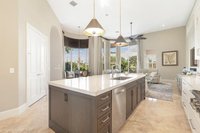 624 Hermitage Circle, Palm Beach Gardens, FL 33410