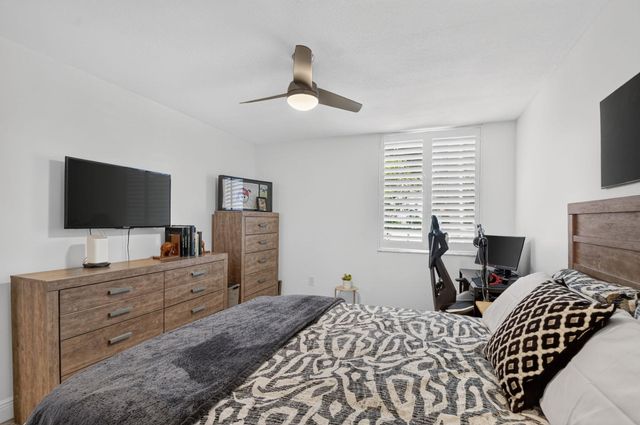 103 Half Moon Circle C1, Hypoluxo, FL 33462