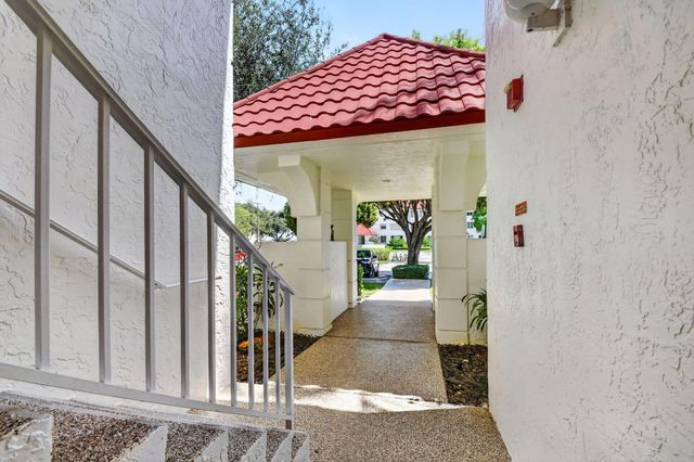 103 Half Moon Circle C1, Hypoluxo, FL 33462
