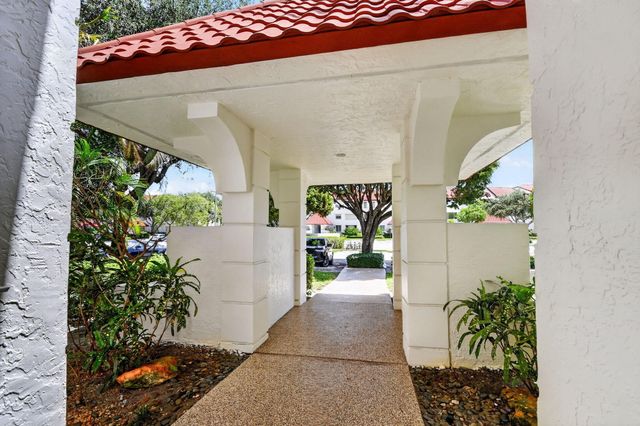103 Half Moon Circle C1, Hypoluxo, FL 33462