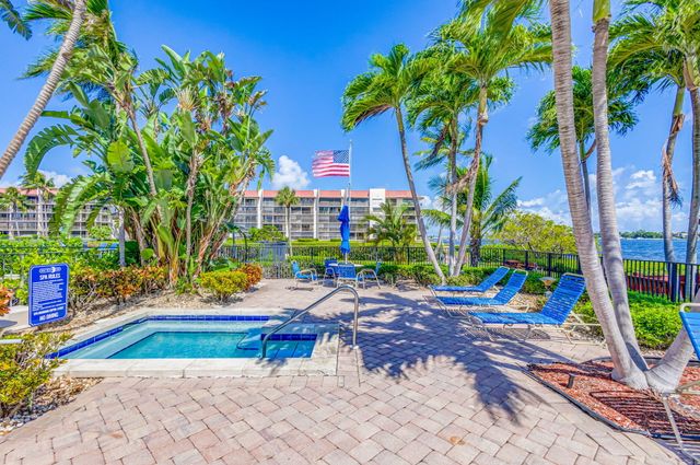 103 Half Moon Circle C1, Hypoluxo, FL 33462
