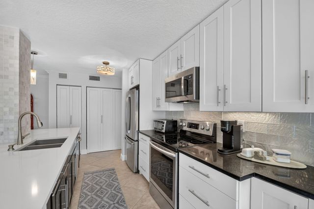 103 Half Moon Circle C1, Hypoluxo, FL 33462