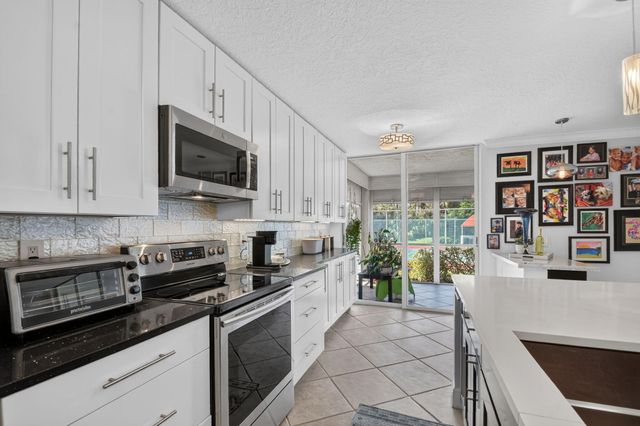 103 Half Moon Circle C1, Hypoluxo, FL 33462