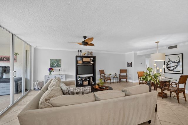 103 Half Moon Circle C1, Hypoluxo, FL 33462
