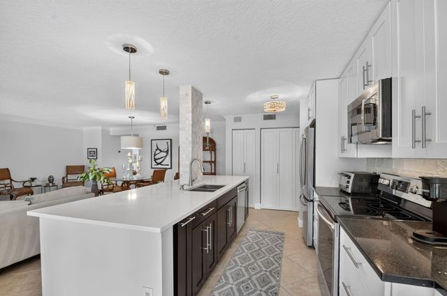 103 Half Moon Circle C1, Hypoluxo, FL 33462