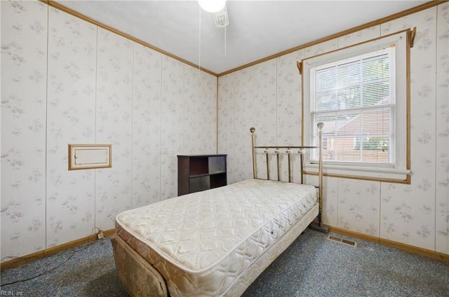 621 Temple LN, Newport News, VA 23605