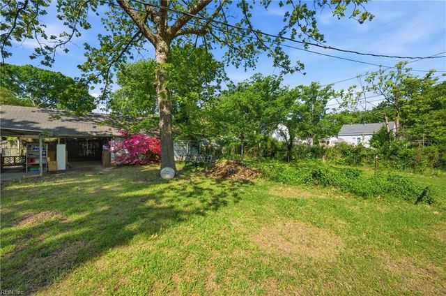 621 Temple LN, Newport News, VA 23605