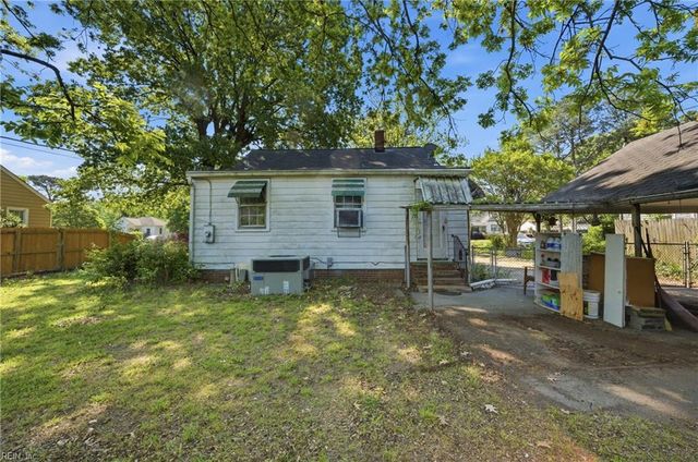 621 Temple LN, Newport News, VA 23605