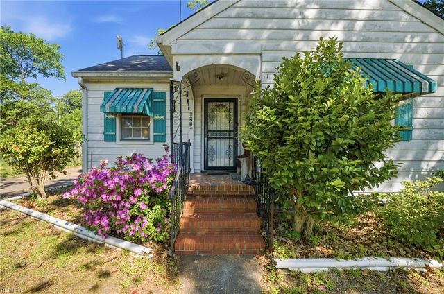 621 Temple LN, Newport News, VA 23605