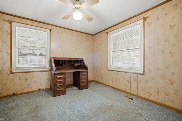 621 Temple LN, Newport News, VA 23605