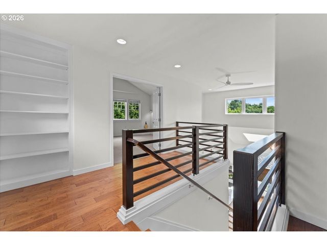 2531 Nw MARSDEN Pl, Portland, OR 97229