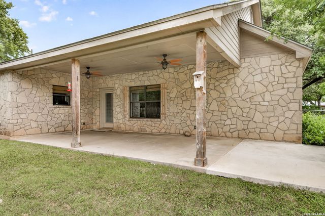 104 Spring Rain, Castroville, TX 78009