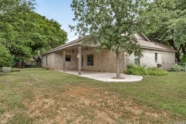 104 Spring Rain, Castroville, TX 78009