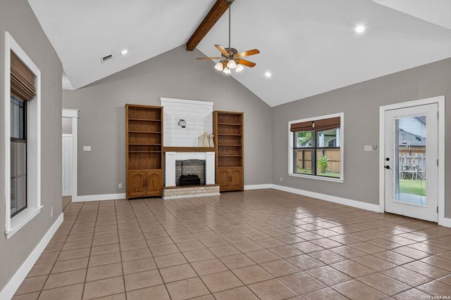 104 Spring Rain, Castroville, TX 78009