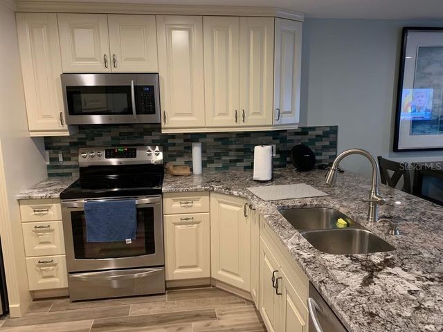 610 ISLAND WAY 206, Clearwater Beach, FL 33767