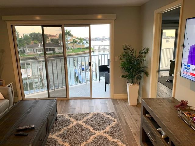 610 ISLAND WAY 206, Clearwater Beach, FL 33767