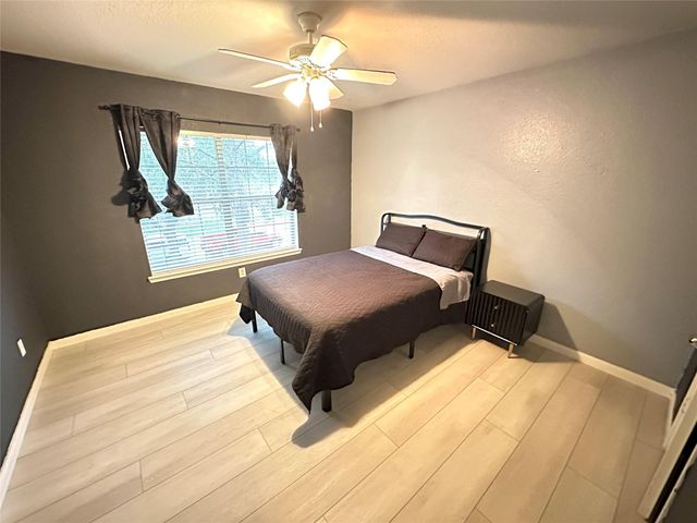 26871 Castlecliff Lane, Kingwood, TX 77339