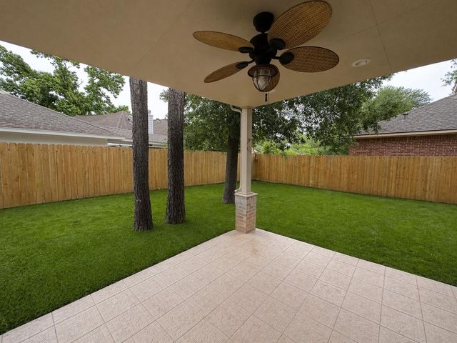 26871 Castlecliff Lane, Kingwood, TX 77339