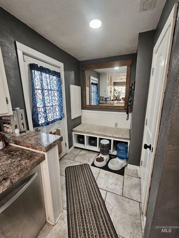 1603 Kimes St, Twin Falls, ID 83301