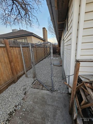 1603 Kimes St, Twin Falls, ID 83301