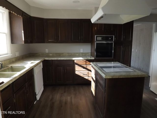 262 OXFORD Circle, Harrogate, TN 37752