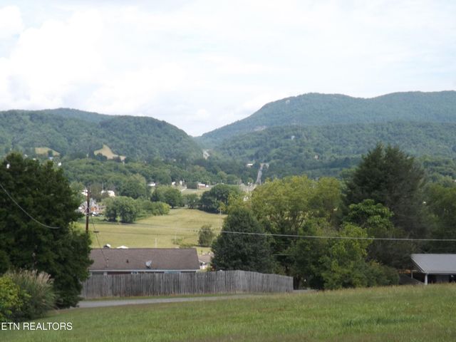 262 OXFORD Circle, Harrogate, TN 37752