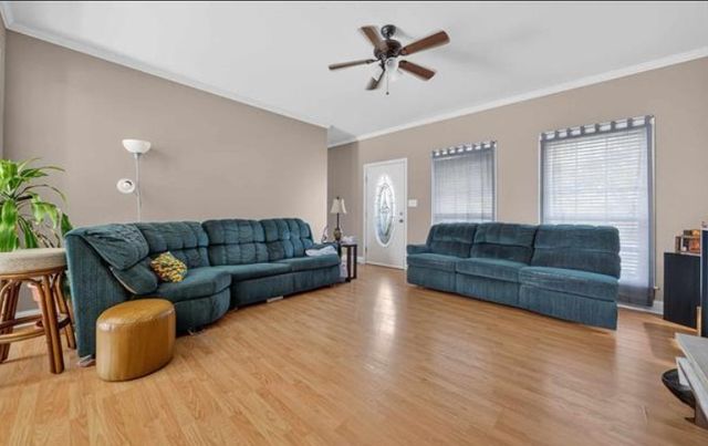 517 Wildewood Drive, Chandler, TX 75758